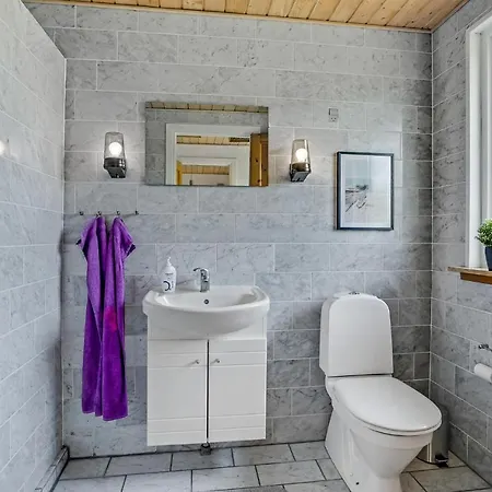 4 Bedroom Gorgeous In Feriehus Hejls