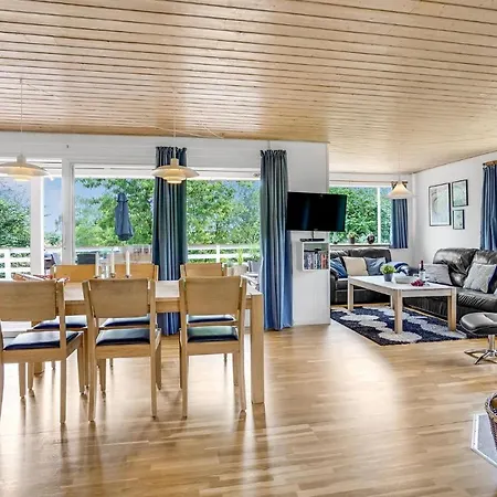 Feriehus 4 Bedroom Gorgeous In Hejls