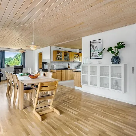 Feriehus 4 Bedroom Gorgeous In Hejls